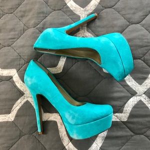 Jessica Simpson heels